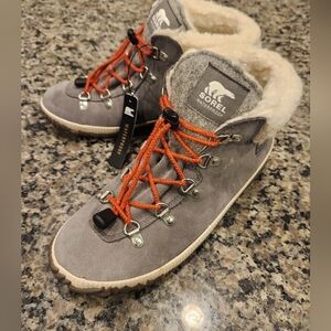 Sorel Out N About NWT size 6